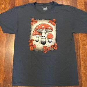 Stephanie Bayles Guild of Calamity Monster Mushrooms Gray TShirt Size Large